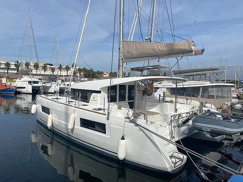 Lagoon 40