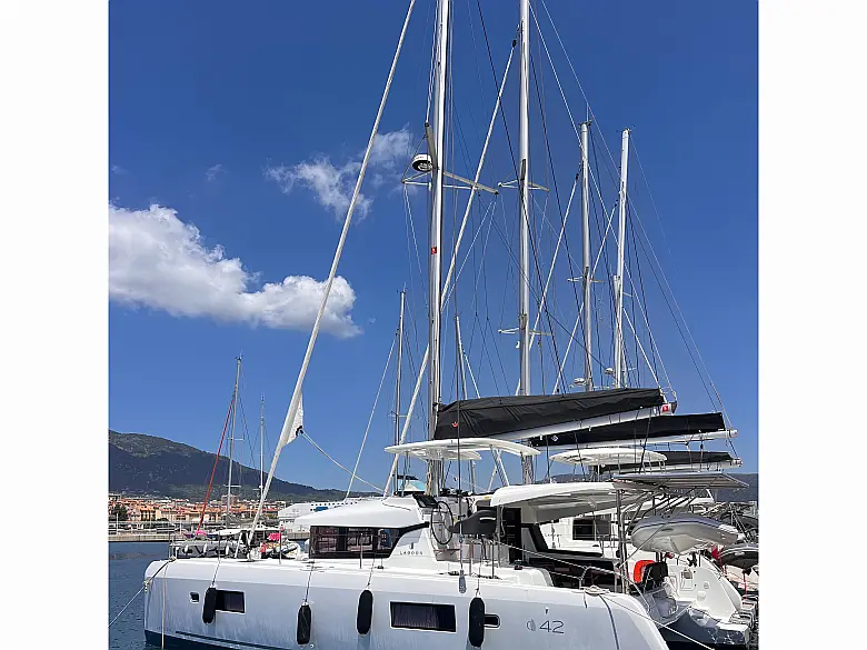 LAGOON 42