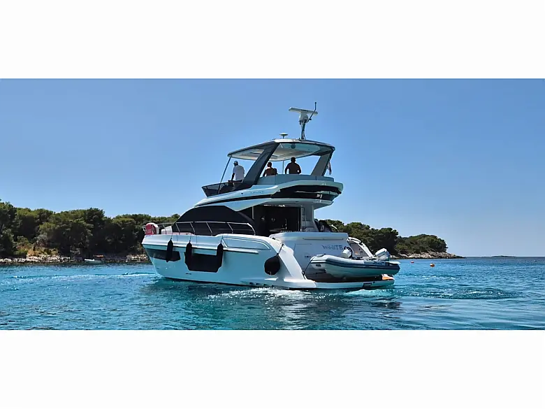 Azimut 53 Fly