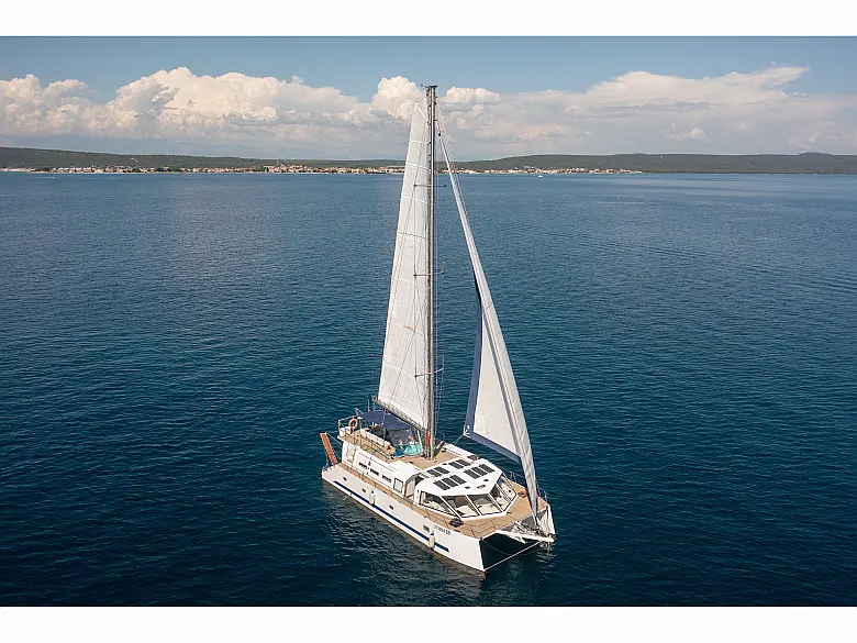Catamaran (Cabin 2)