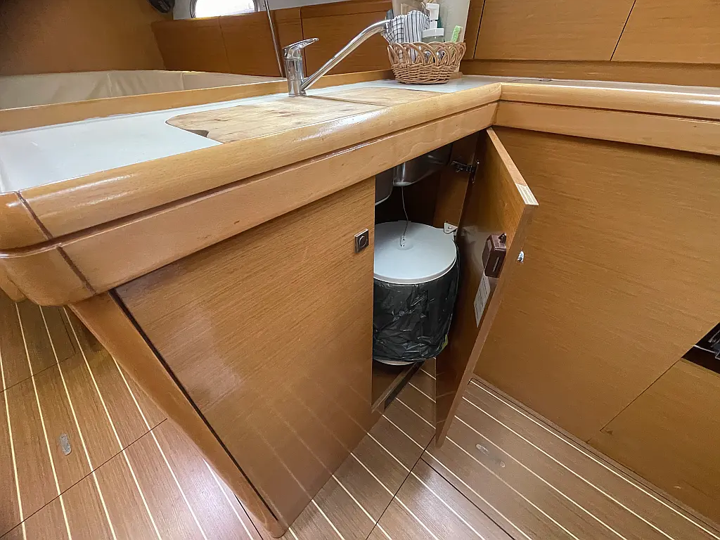 Sun Odyssey 36i - 